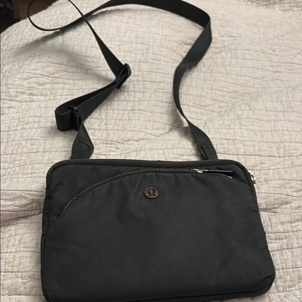 Lululemon Athletica Silver and Black Crossbody Bag with Adjustable Strap